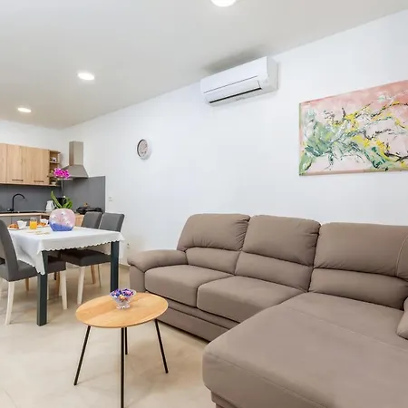 Lorilu Apartment