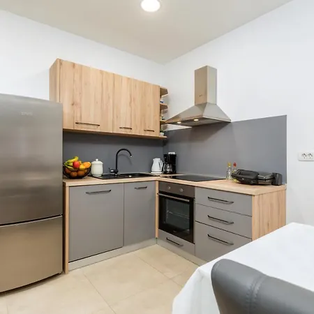 Lorilu Apartman Pula