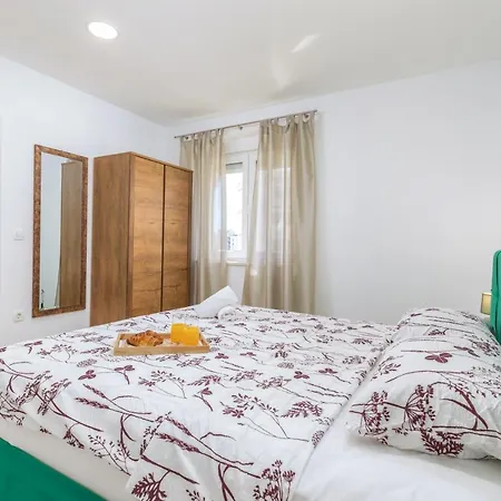 Lorilu Apartamento *